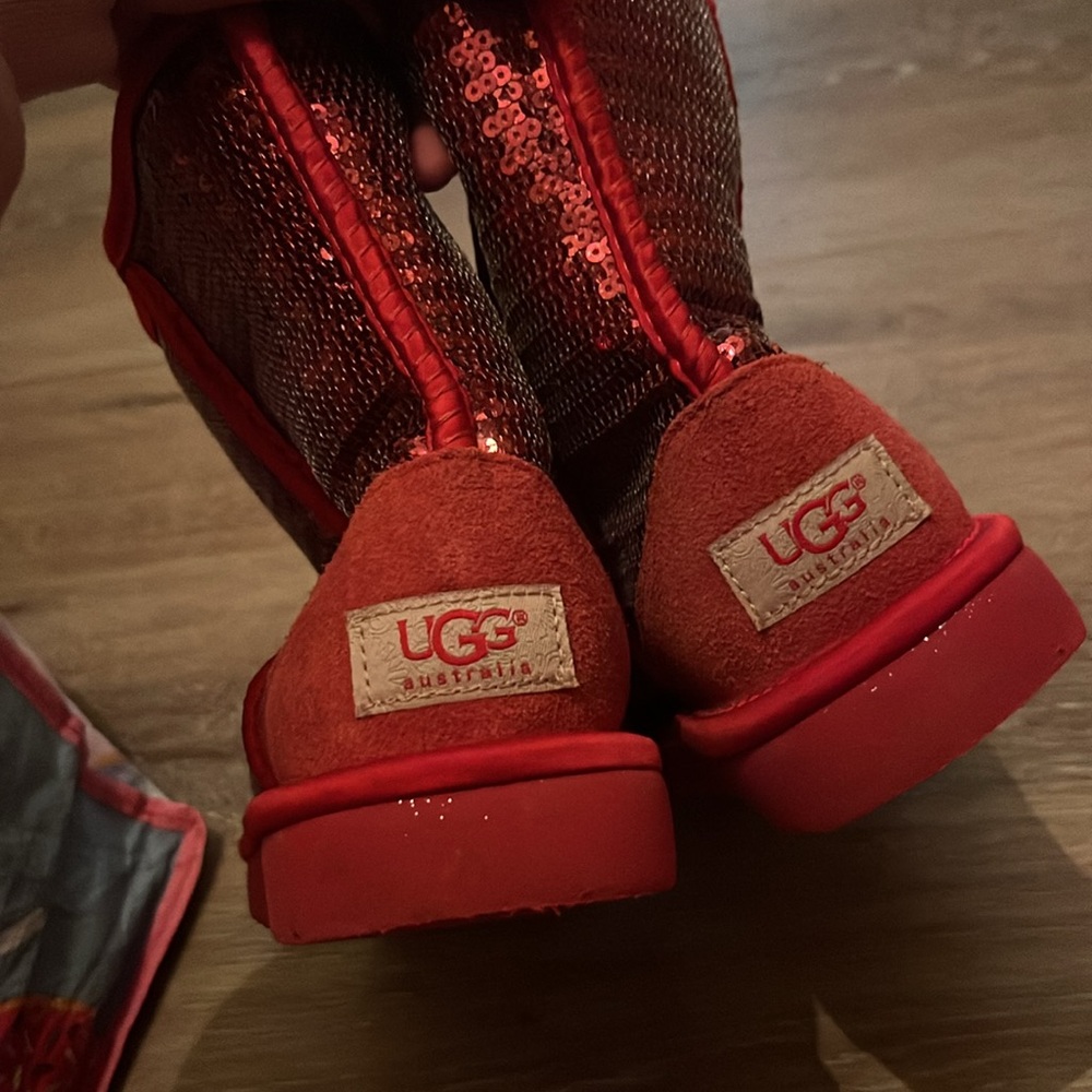 Red Uggs! - image 2